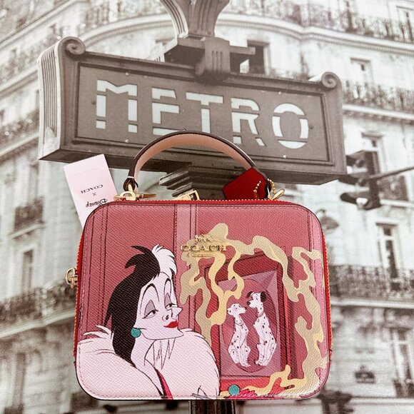 Coach CC377 Disney X Coach Box Crossbody With Cruella Motif IM/Red Apple Multi - Picture 2 of 8